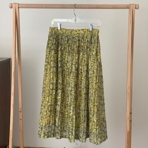 Floral skirt 🌸 who what wear